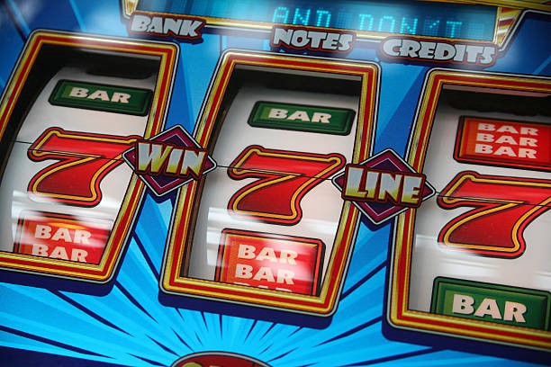 How Online Slot Gaming Uses Familiar Structures to Build Engagement