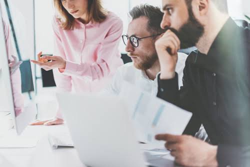 Business Challenges Companies Are Learning to Overcome 1 Business Challenges Companies Are Learning to Overcome